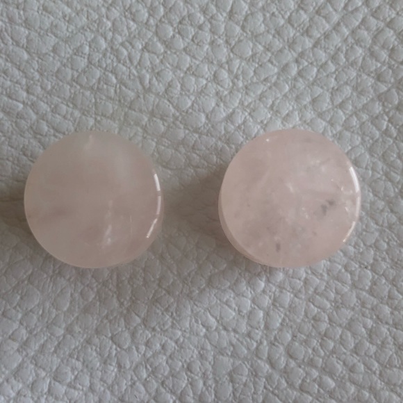 ❤️ Rose Quartz 1/2” Double Flare Plugs - Picture 2 of 4